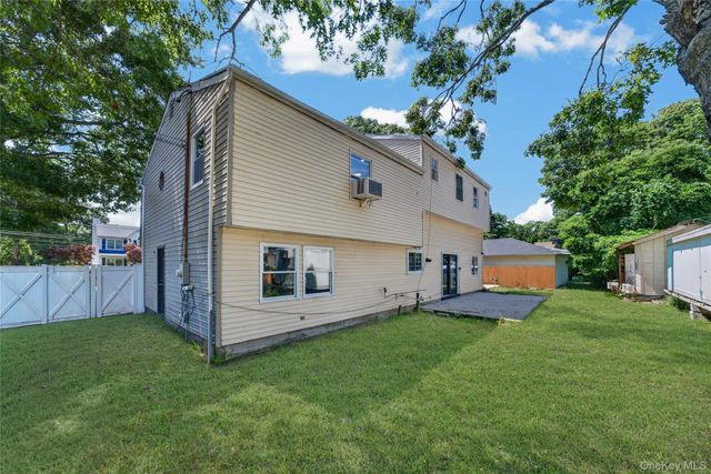 3 Lee Place, Mastic, NY 11950