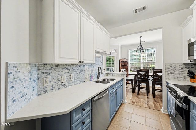 8221 Allyns Landing Way 204, Raleigh, NC 27615