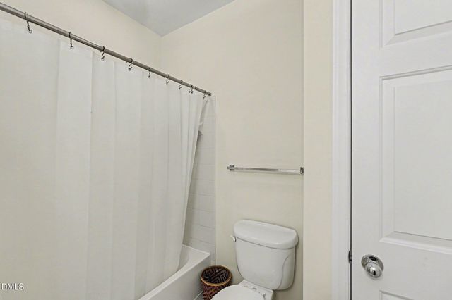 8221 Allyns Landing Way 204, Raleigh, NC 27615