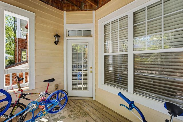 8221 Allyns Landing Way 204, Raleigh, NC 27615