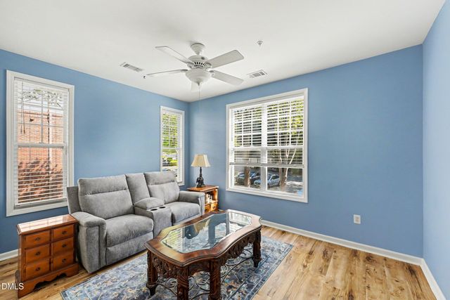 8221 Allyns Landing Way 204, Raleigh, NC 27615