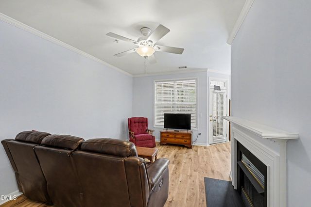 8221 Allyns Landing Way 204, Raleigh, NC 27615