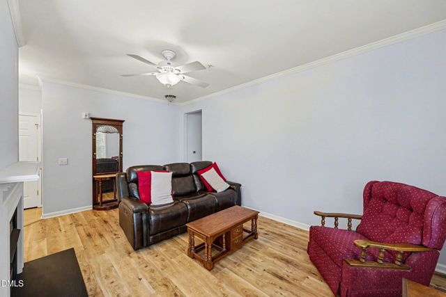 8221 Allyns Landing Way 204, Raleigh, NC 27615