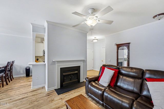 8221 Allyns Landing Way 204, Raleigh, NC 27615