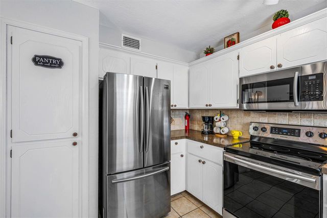 7602 NW Lancet Ln, Lawton, OK 73505