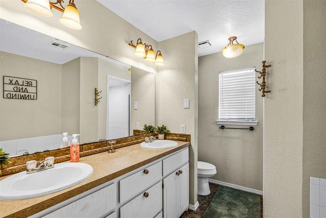 7602 NW Lancet Ln, Lawton, OK 73505