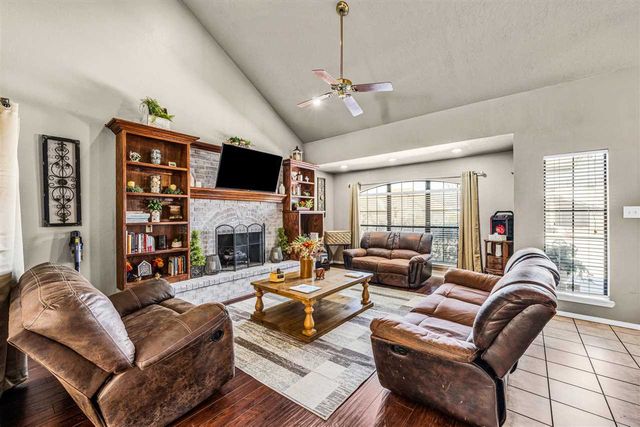 7602 NW Lancet Ln, Lawton, OK 73505