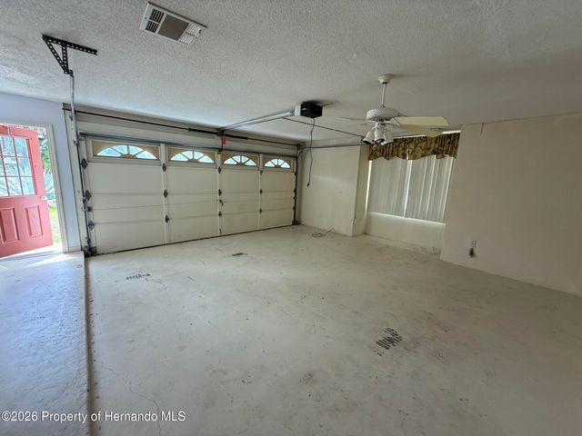 2037 Finland Drive, Spring Hill, FL 34609