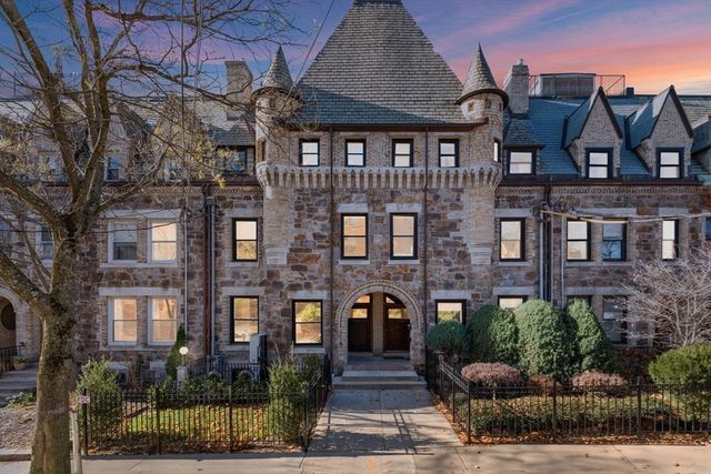 320 Tappan 4, Brookline, MA 02445