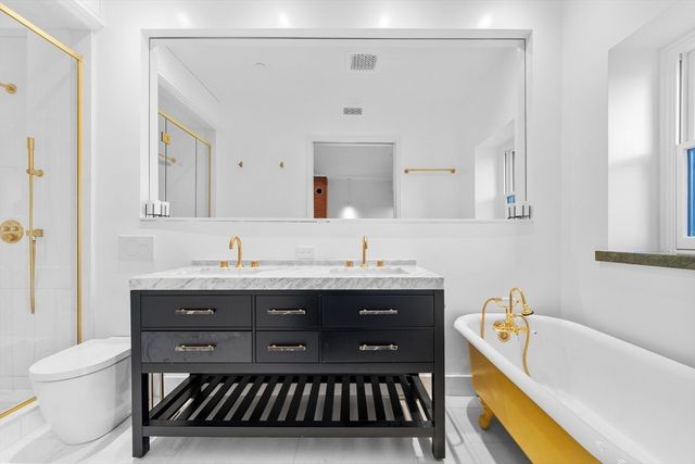 320 Tappan 4, Brookline, MA 02445