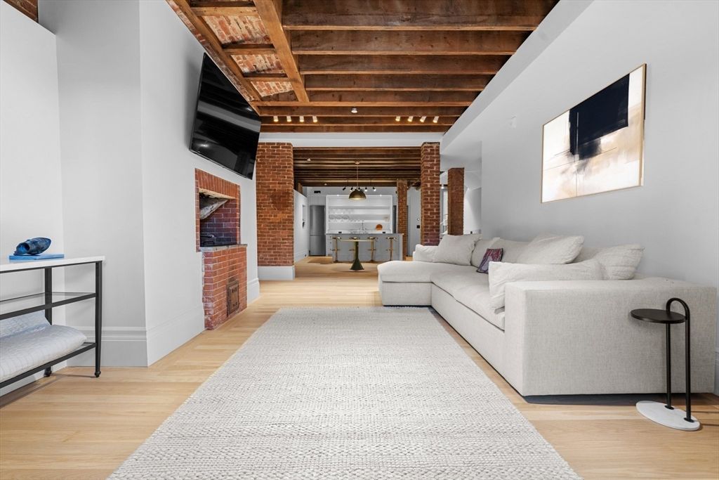 320 Tappan 4, Brookline, MA 02445