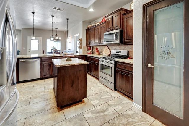 1405 Cerrillos Ave, Midland, TX 79705