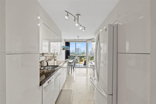 3598 Yacht Club Drive 1003, Aventura, FL 33180