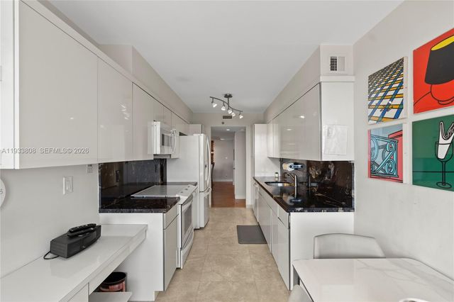 3598 Yacht Club Drive 1003, Aventura, FL 33180