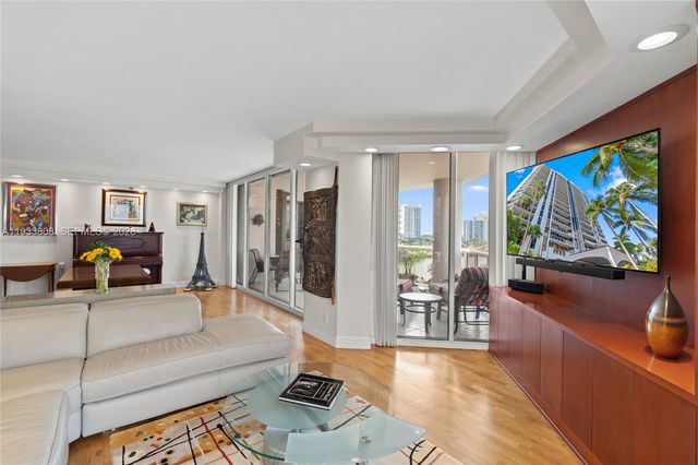 3598 Yacht Club Drive 1003, Aventura, FL 33180