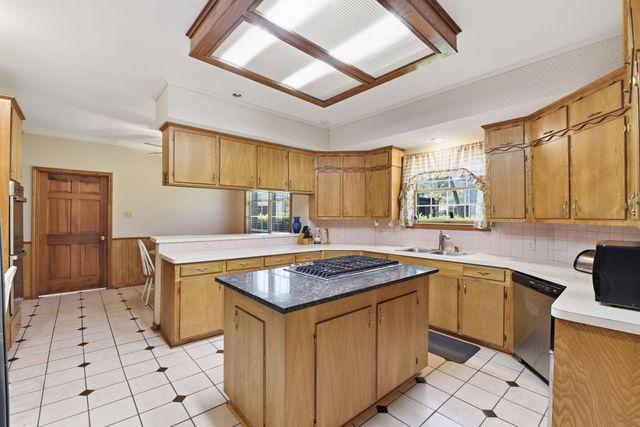 33403 Doe Drive, Magnolia, TX 77355