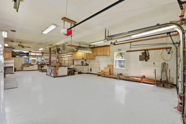 33403 Doe Drive, Magnolia, TX 77355