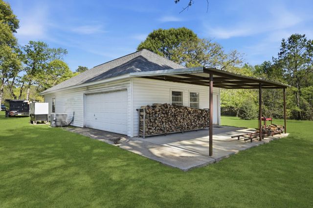 33403 Doe Drive, Magnolia, TX 77355