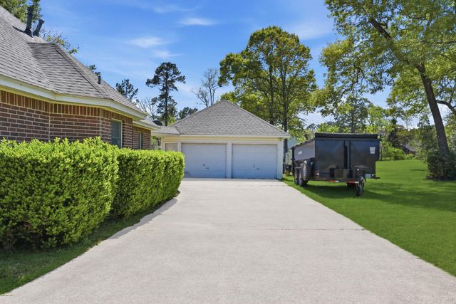 33403 Doe Drive, Magnolia, TX 77355