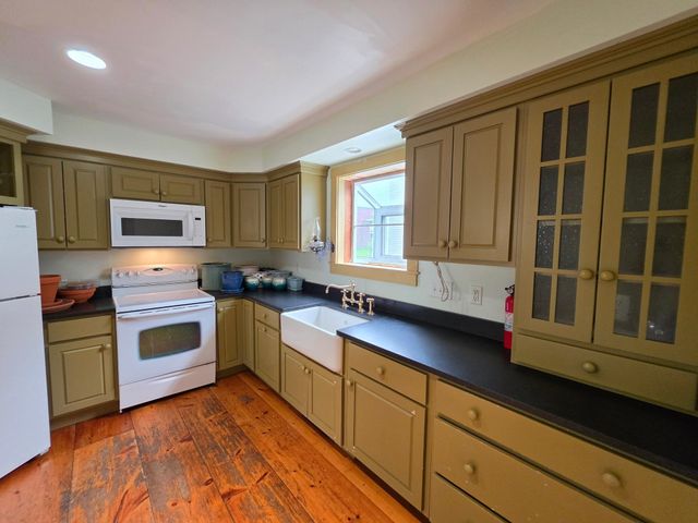 27 Linden Street, Exeter, NH 03833