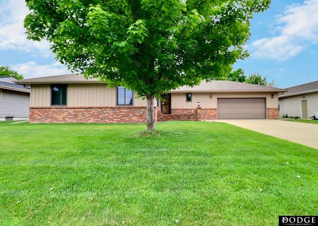 2115 E 16th Street, Fremont, NE 68025