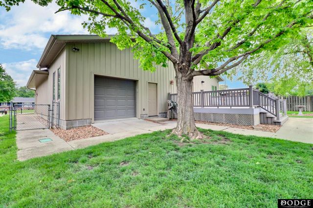 2115 E 16th Street, Fremont, NE 68025