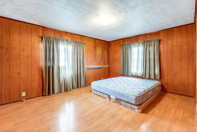 111 Kirby Heights, Kirby, TX 78219