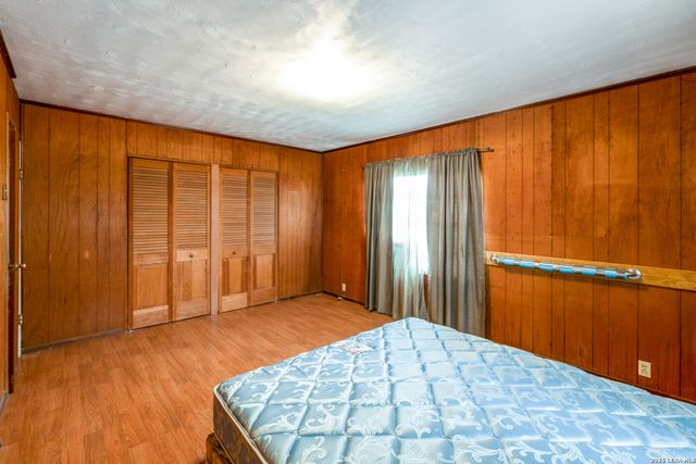 111 Kirby Heights, Kirby, TX 78219