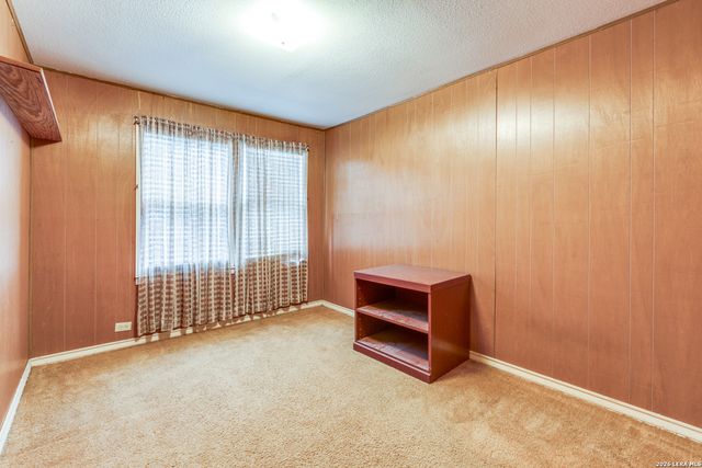 111 Kirby Heights, Kirby, TX 78219