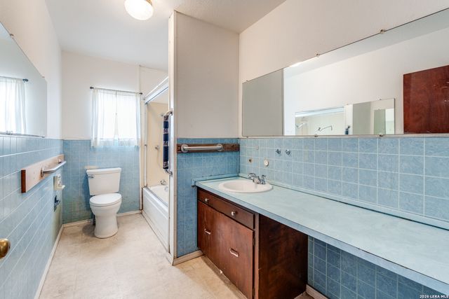 111 Kirby Heights, Kirby, TX 78219