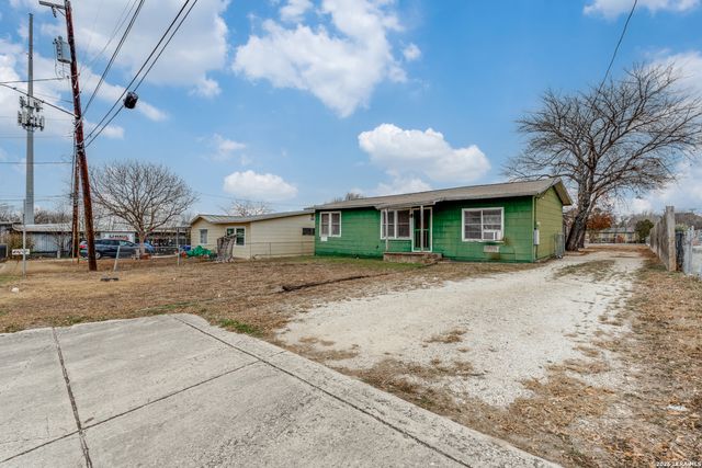 111 Kirby Heights, Kirby, TX 78219