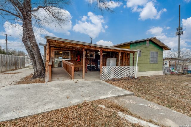 111 Kirby Heights, Kirby, TX 78219