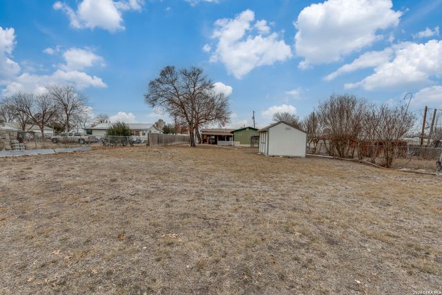 111 Kirby Heights, Kirby, TX 78219