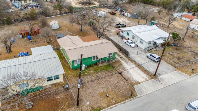 111 Kirby Heights, Kirby, TX 78219