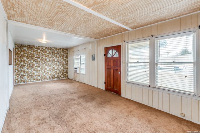 111 Kirby Heights, Kirby, TX 78219