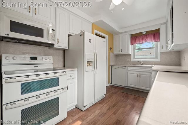 19801 Alger Street, Saint Clair Shores, MI 48080