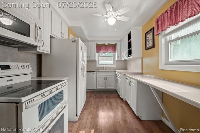 19801 Alger Street, Saint Clair Shores, MI 48080