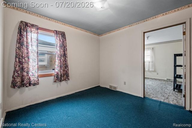 19801 Alger Street, Saint Clair Shores, MI 48080
