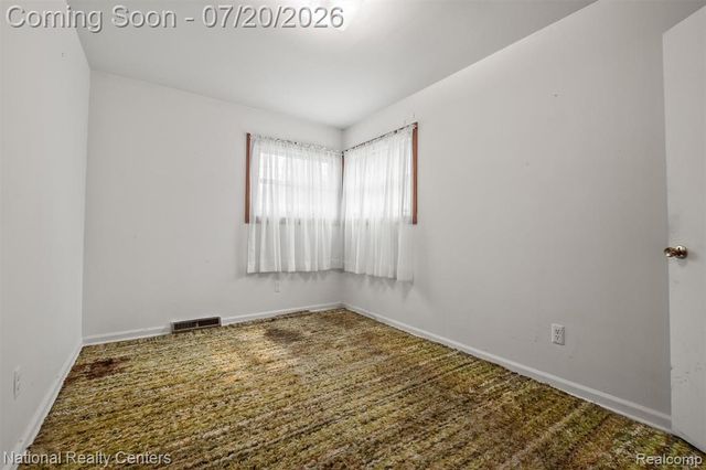 19801 Alger Street, Saint Clair Shores, MI 48080