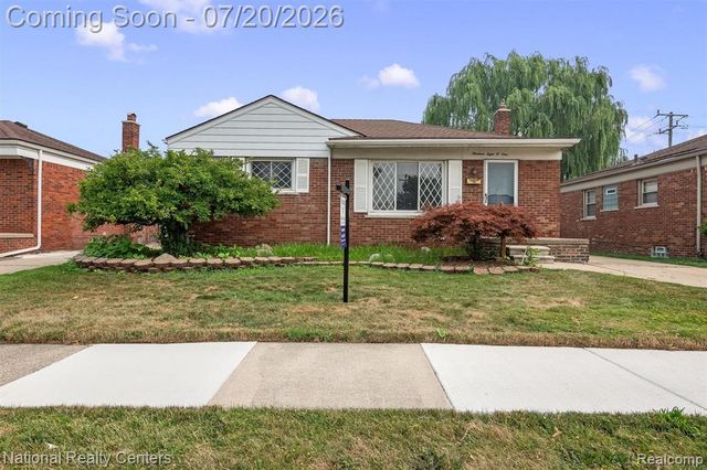 19801 Alger Street, Saint Clair Shores, MI 48080