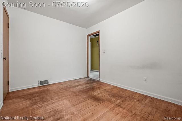 19801 Alger Street, Saint Clair Shores, MI 48080