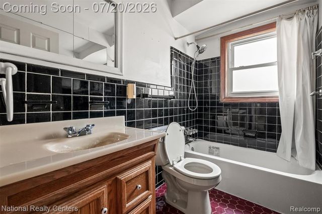 19801 Alger Street, Saint Clair Shores, MI 48080