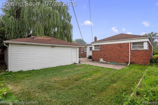 19801 Alger Street, Saint Clair Shores, MI 48080