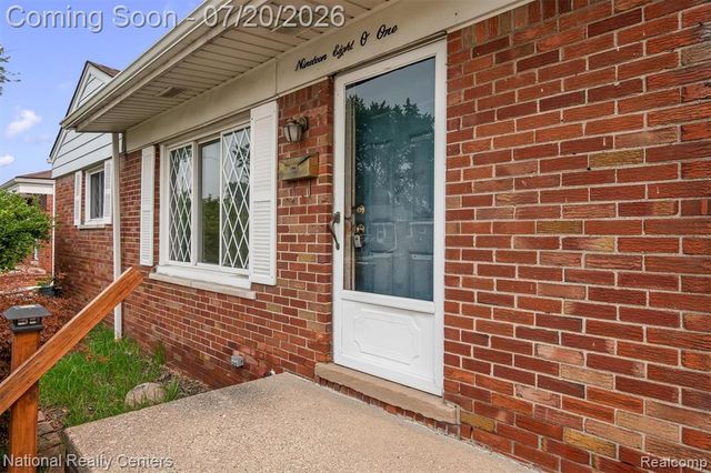 19801 Alger Street, Saint Clair Shores, MI 48080