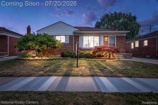 19801 Alger Street, Saint Clair Shores, MI 48080