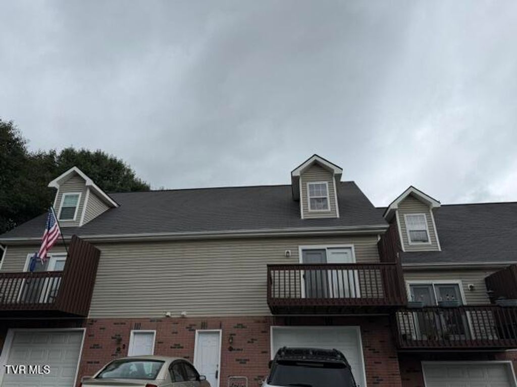 107 Cambridgeshire Court 107, Johnson City, TN 37615