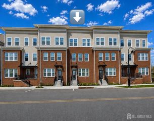 338 South Drive, North Brunswick, NJ 08902