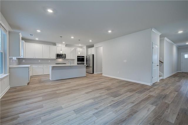239 Arnewood Circle, Mcdonough, GA 30253