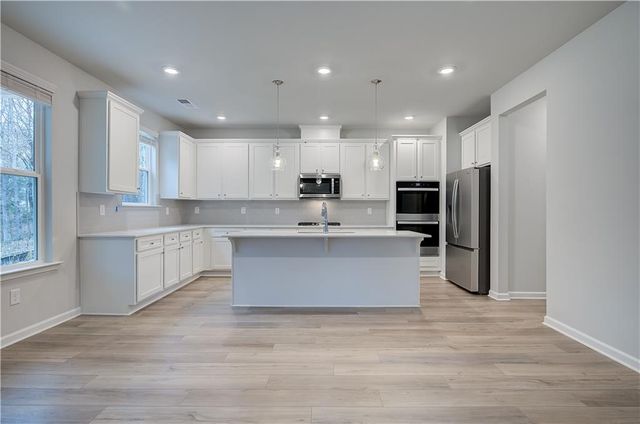 239 Arnewood Circle, Mcdonough, GA 30253