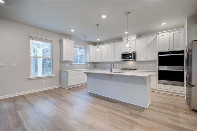 239 Arnewood Circle, Mcdonough, GA 30253